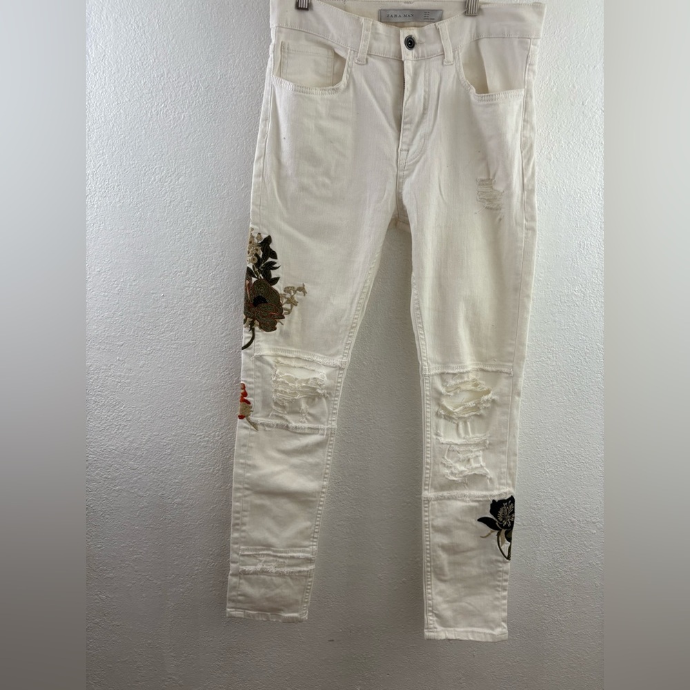 Zara Man off white distressed jeans with floral embroidery size 30